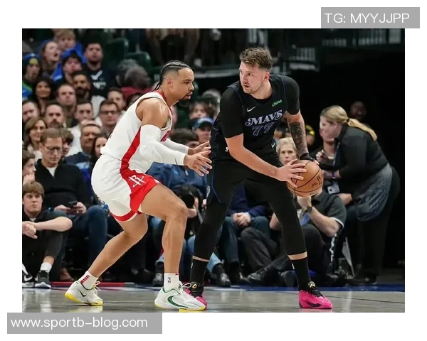 狄龙单核发力24分6板表现抢眼末节状态下滑仅得3分 狄龙单核发力24分6板表现抢眼末节状态下滑仅得3分