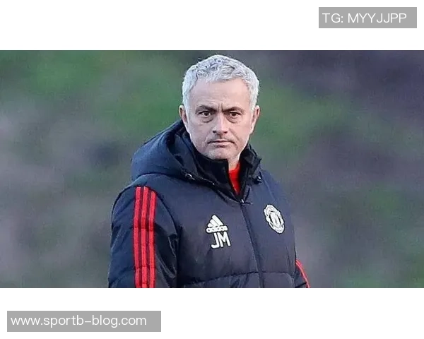 红魔球迷共庆圣诞佳节祝愿大家快乐幸福团圆时光